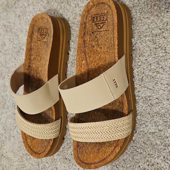 Reef Platform Sandals - Picture 3 of 4